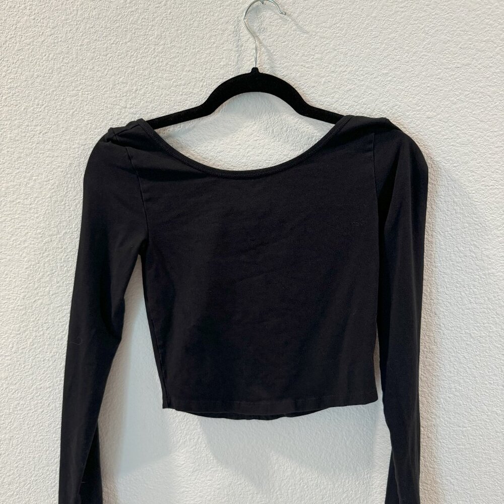 Black Long Sleeve (NAKITA LONGSLEEVE - Aritzia Sunday Best)